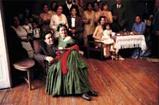 Alfred Molina and Salma Hayek in Julie Taymor's FRIDA. 